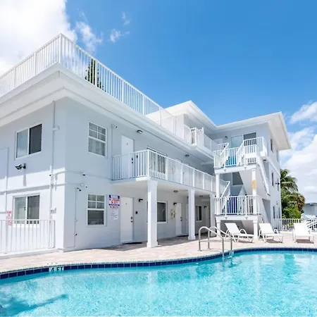 Bayshore Breeze Free Parking 5